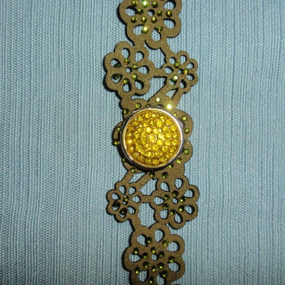 18mm Snap Bracelet Jewelry Bundle With 4 Snaps Rose Flowers - Picture 10 of 12